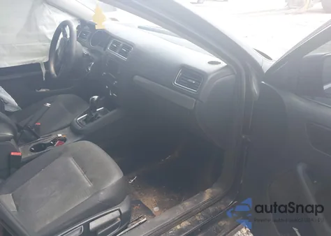 2017 Volkswagen Jetta 1.4T S z USA, uszkodzony, nr VIN 3VW2B7AJ1HM358670